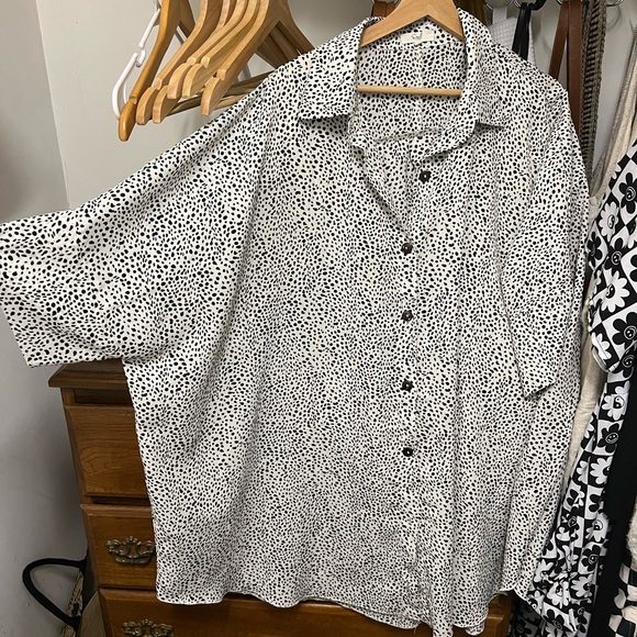 Dressed in Lala Easel button up - Picture 1 of 2